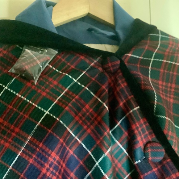 MacDonald of Clan Ranald Custom Tartan Cape w Black Velvet Lining. - Picture 2 of 5